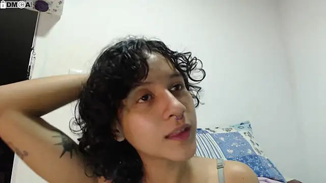 AlinaWoolf  online show from September 19, 2025, 3:19 am