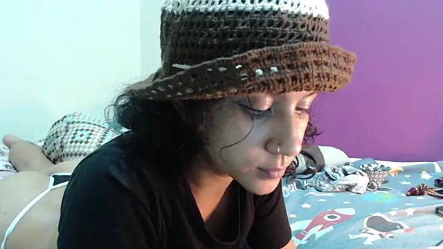 Snapshot of AlinaWoolf_ chatting on May 14, 2026, 6:20 am AlinaWoolf online show from May 14, 2026, 6:20 am