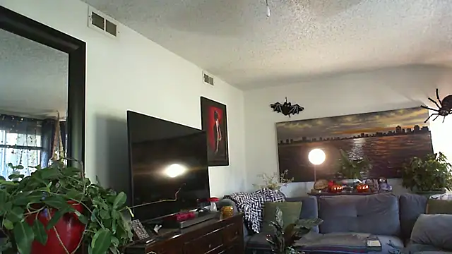 Snapshot of CeceilaMoon chatting on October 23, 2025, 2:38 pm CeceilaMoon online show from October 23, 2025, 2:38 pm