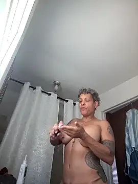 CeceilaMoon online show from April 15, 2026, 7:10 pm