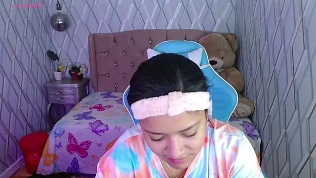 NicolleTaylor online show from February 21, 2025, 3:23 am