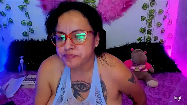 MegamKim online show from November 19, 2025, 1:27 am