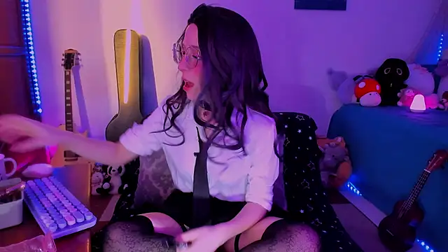 bluelen online show from March 7, 2025, 11:51 am