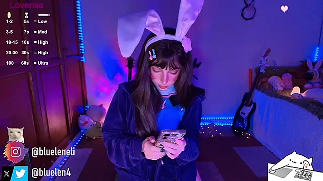 Snapshot of bluelen chatting on April 4, 2026, 10:13 am bluelen online show from April 4, 2026, 10:13 am