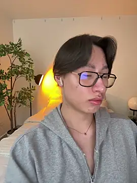 SrLuis18 online show from September 15, 2025, 10:21 pm