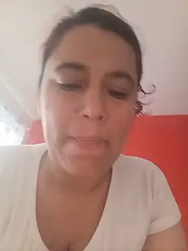 Snapshot of MarthinaBaker chatting on May 31, 2026, 12:01 pm MarthinaBaker online show from May 31, 2026, 12:01 pm