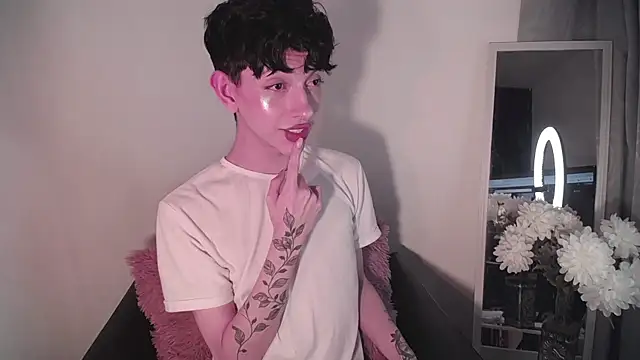 Snapshot of lyamthommpson chatting on February 8, 2025, 4:14 am lyamthommpson online show from February 8, 2025, 4:14 am