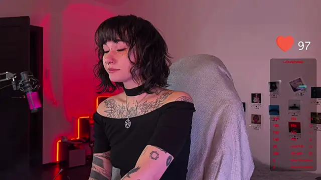 deadlysweet online show from January 12, 2025, 11:47 pm