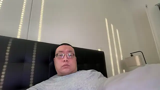 Snapshot of slaveasianboy chatting on May 26, 2026, 12:17 am slaveasianboy online show from May 26, 2026, 12:17 am