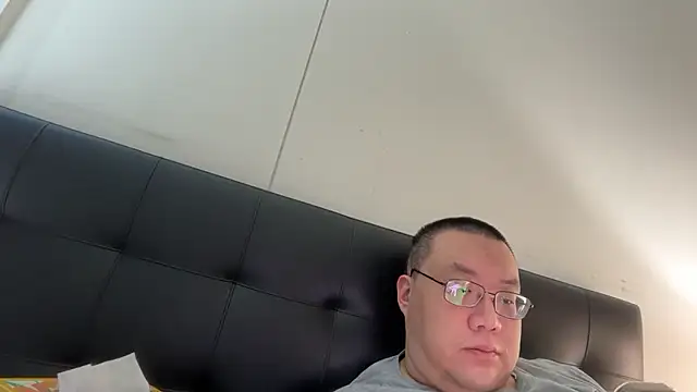 Snapshot of slaveasianboy chatting on May 31, 2026, 2:13 pm slaveasianboy online show from May 31, 2026, 2:13 pm