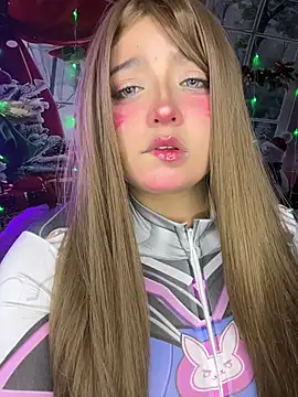 CharlotteMillers online show from November 18, 2025, 4:39 am