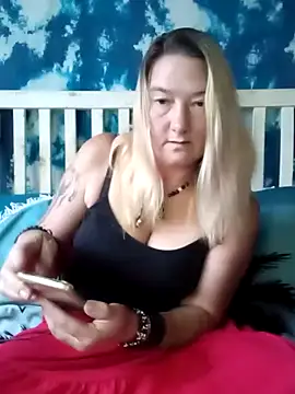 GingerKtm21 online show from March 21, 2025, 12:39 pm