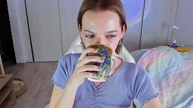 Snapshot of ice_pixie chatting on March 13, 2025, 4:45 pm ice pixie online show from March 13, 2025, 4:45 pm