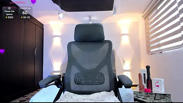 AnaRuiz online show from January 29, 2025, 12:13 pm