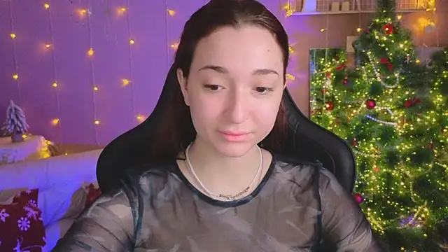 Snapshot of YasmineWest chatting on January 10, 2026, 9:00 am YasmineWest online show from January 10, 2026, 9:00 am