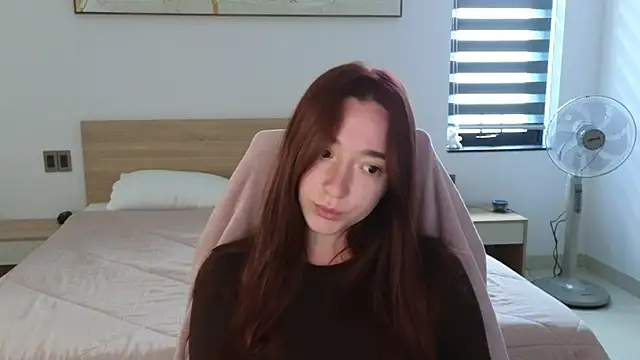 Snapshot of YasmineWest chatting on March 17, 2026, 12:04 am YasmineWest online show from March 17, 2026, 12:04 am