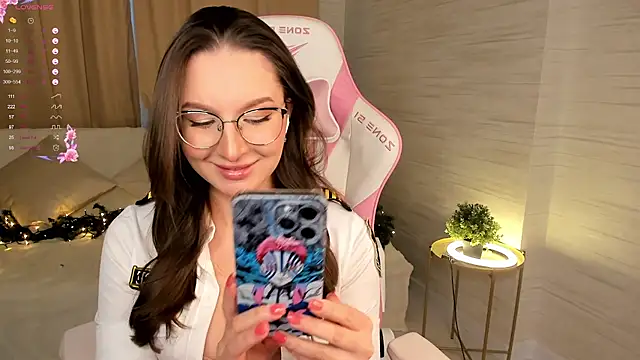 AnnikaAllison online show from November 12, 2025, 11:54 am