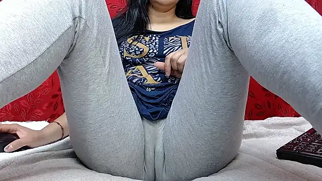 MELANIE SEX69 online show from October 6, 2025, 9:23 pm