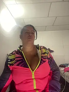 CamelliaLong online show from April 14, 2026, 8:26 pm