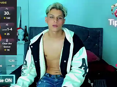 Liamscott  online show from February 25, 2025, 7:20 am