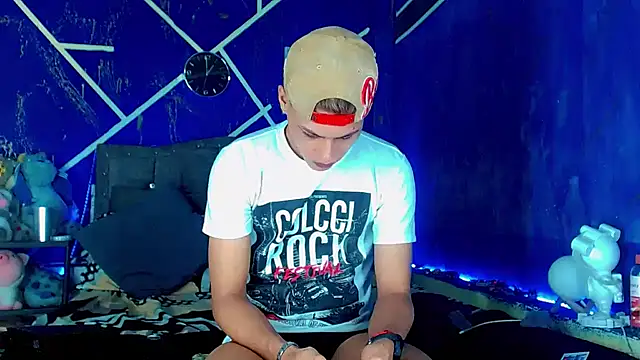 Liamscott  online show from June 19, 2026, 6:01 pm