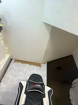 JulianaCastillo online show from January 6, 2025, 10:13 am