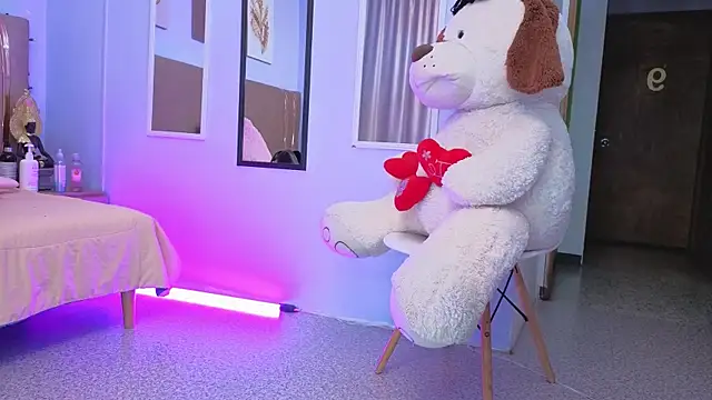 sarah cruzz  online show from March 6, 2026, 1:13 am