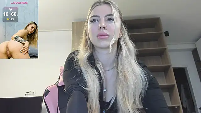 Megan Ros online show from March 3, 2025, 3:42 pm