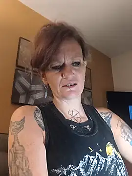 renegade vyxxen online show from April 17, 2026, 4:37 am