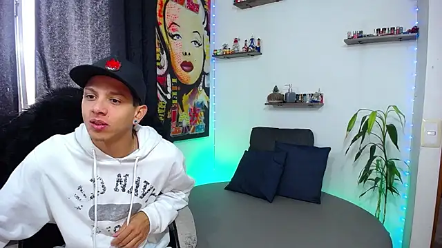 HillAndJack333 online show from January 21, 2025, 12:07 pm