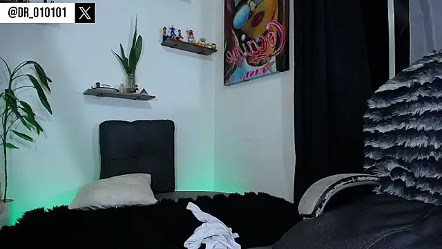 HillAndJack333 online show from September 28, 2025, 11:32 pm