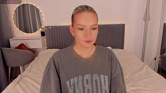 CassieRayss online show from February 20, 2026, 12:16 pm