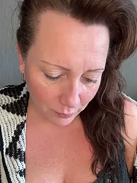 Snapshot of xsexycurvymilf chatting on January 20, 2025, 11:45 am xsexycurvymilf online show from January 20, 2025, 11:45 am