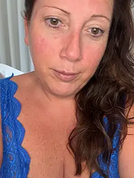 Snapshot of xsexycurvymilf chatting on September 22, 2025, 2:08 pm xsexycurvymilf online show from September 22, 2025, 2:08 pm