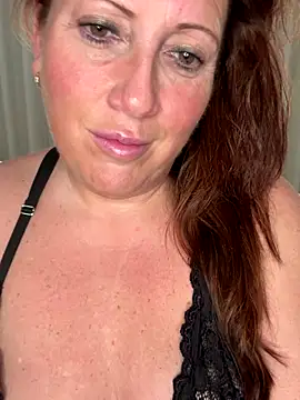 xsexycurvymilf online show from December 15, 2025, 2:32 pm