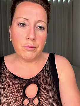 xsexycurvymilf online show from March 23, 2026, 3:05 pm