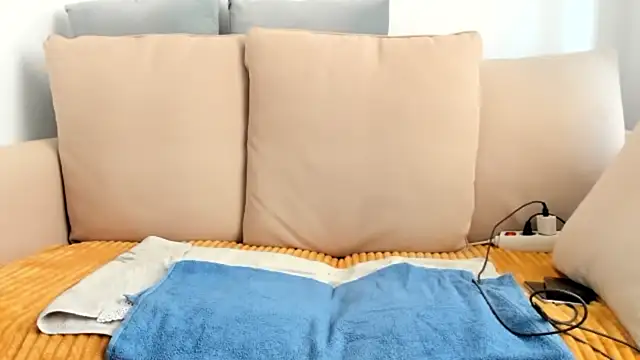 emmita69  online show from January 13, 2025, 4:30 pm