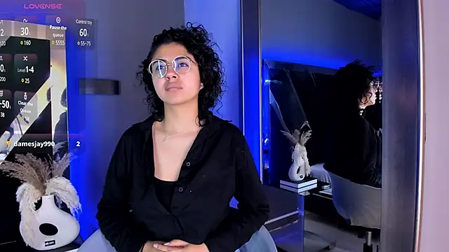 Amareto  online show from February 24, 2025, 1:42 pm