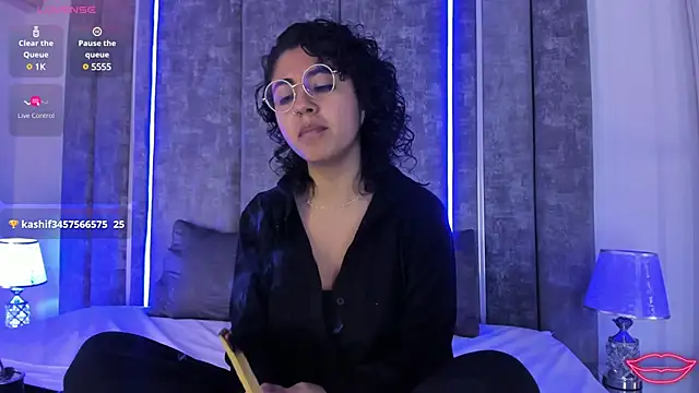 Amareto  online show from March 17, 2025, 11:42 am