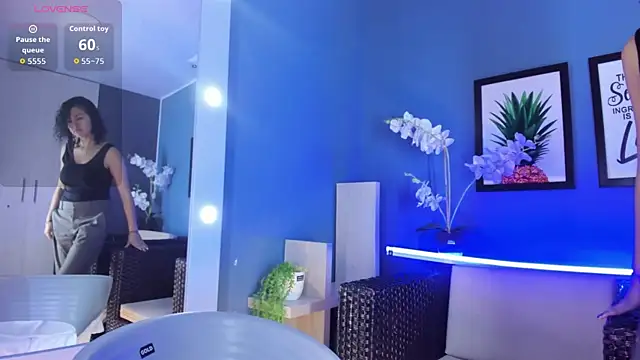 Amareto  online show from September 19, 2025, 11:11 am