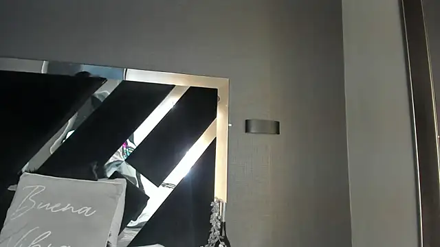 Amareto  online show from October 3, 2025, 11:18 am