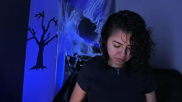 Amareto  online show from October 26, 2025, 11:49 am