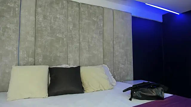 Amareto  online show from April 14, 2026, 9:26 am