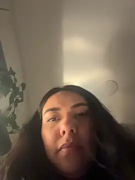 PetitLumiere online show from February 3, 2026, 5:05 am