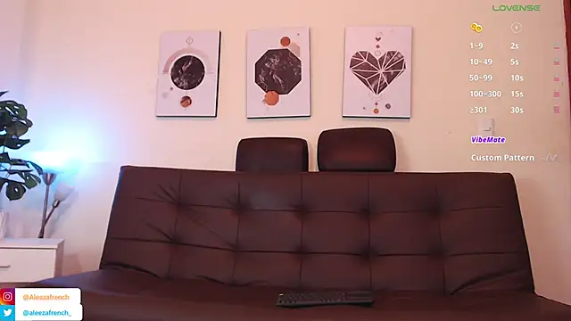 Snapshot of AleezaFrench chatting on December 17, 2024, 1:49 pm AleezaFrench online show from December 17, 2024, 1:49 pm