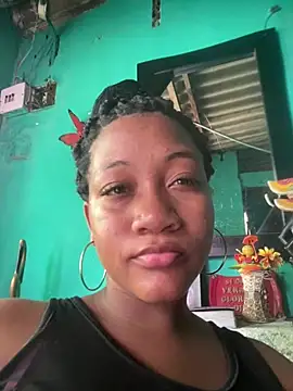 Snapshot of AleezaFrench chatting on May 3, 2026, 3:18 pm AleezaFrench online show from May 3, 2026, 3:18 pm