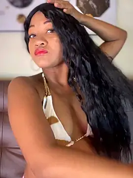 Snapshot of AleezaFrench chatting on June 1, 2026, 1:24 pm AleezaFrench online show from June 1, 2026, 1:24 pm