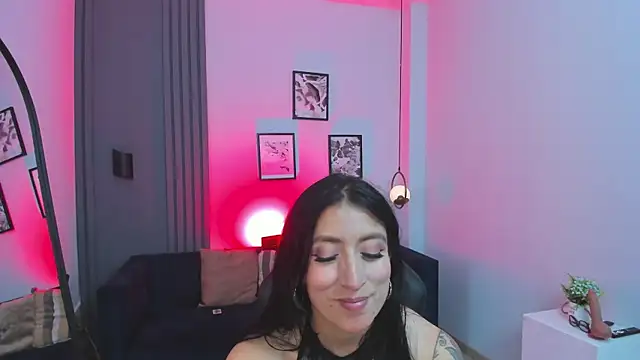 kira moon   online show from March 19, 2026, 8:57 pm