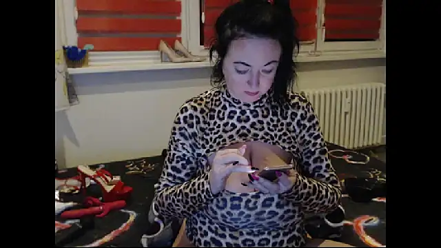 Snapshot of Alexie33 chatting on February 7, 2026, 7:50 pm Alexie33 online show from February 7, 2026, 7:50 pm