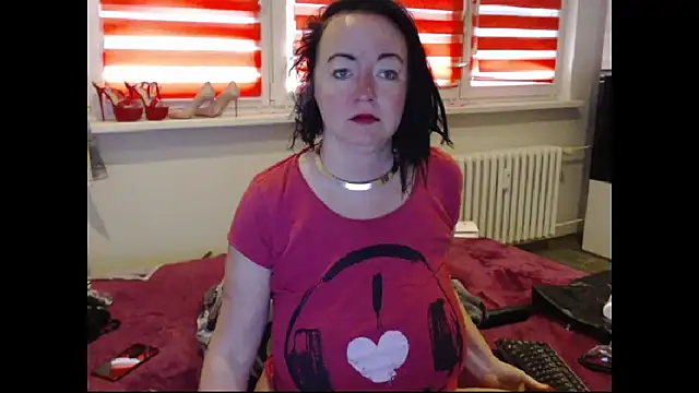 Snapshot of Alexie33 chatting on March 31, 2026, 9:43 am Alexie33 online show from March 31, 2026, 9:43 am